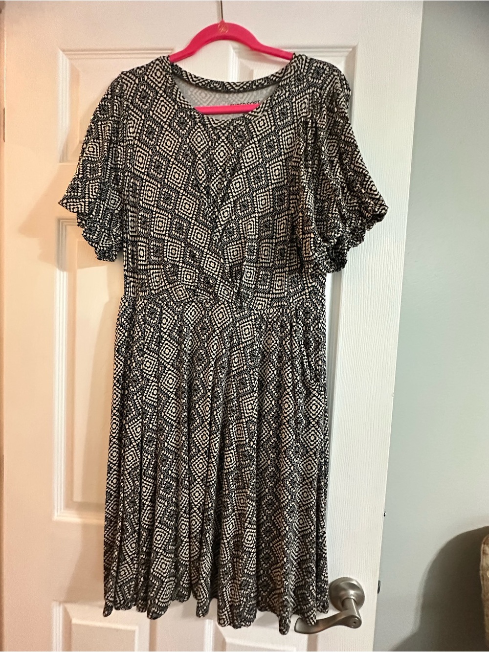 torrid Black and White Geometric Midi Dress
